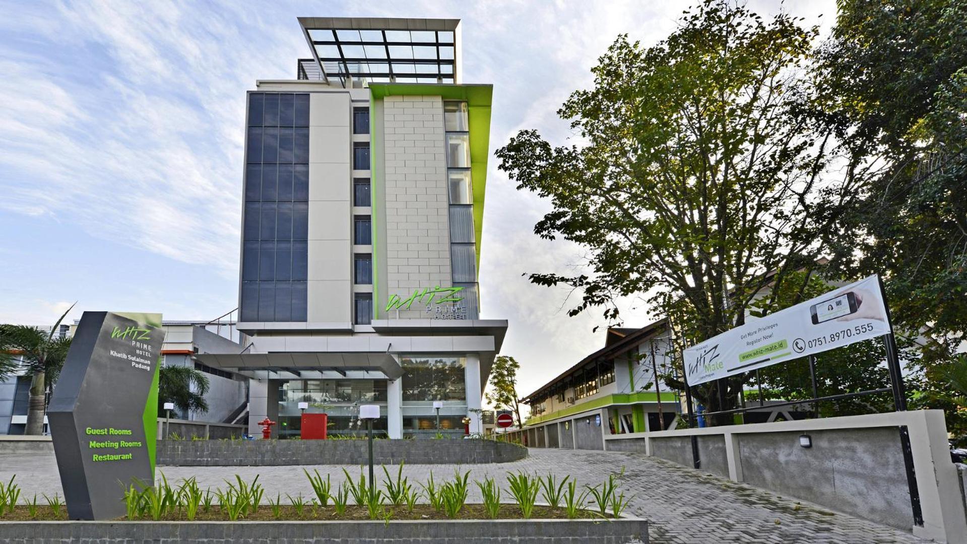 Whiz Prime Hotel Khatib Sulaiman Padang Экстерьер фото