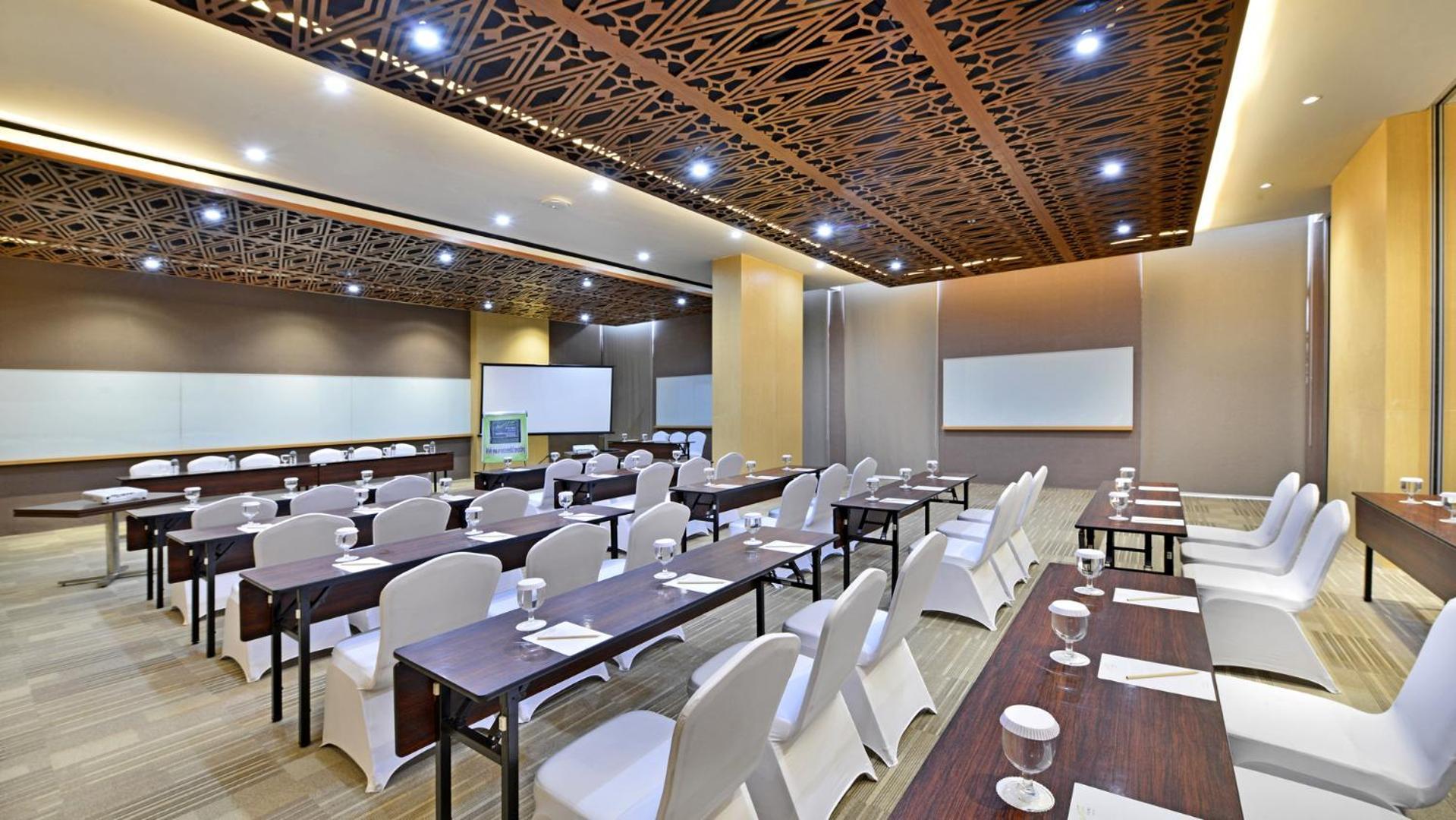 Whiz Prime Hotel Khatib Sulaiman Padang Экстерьер фото