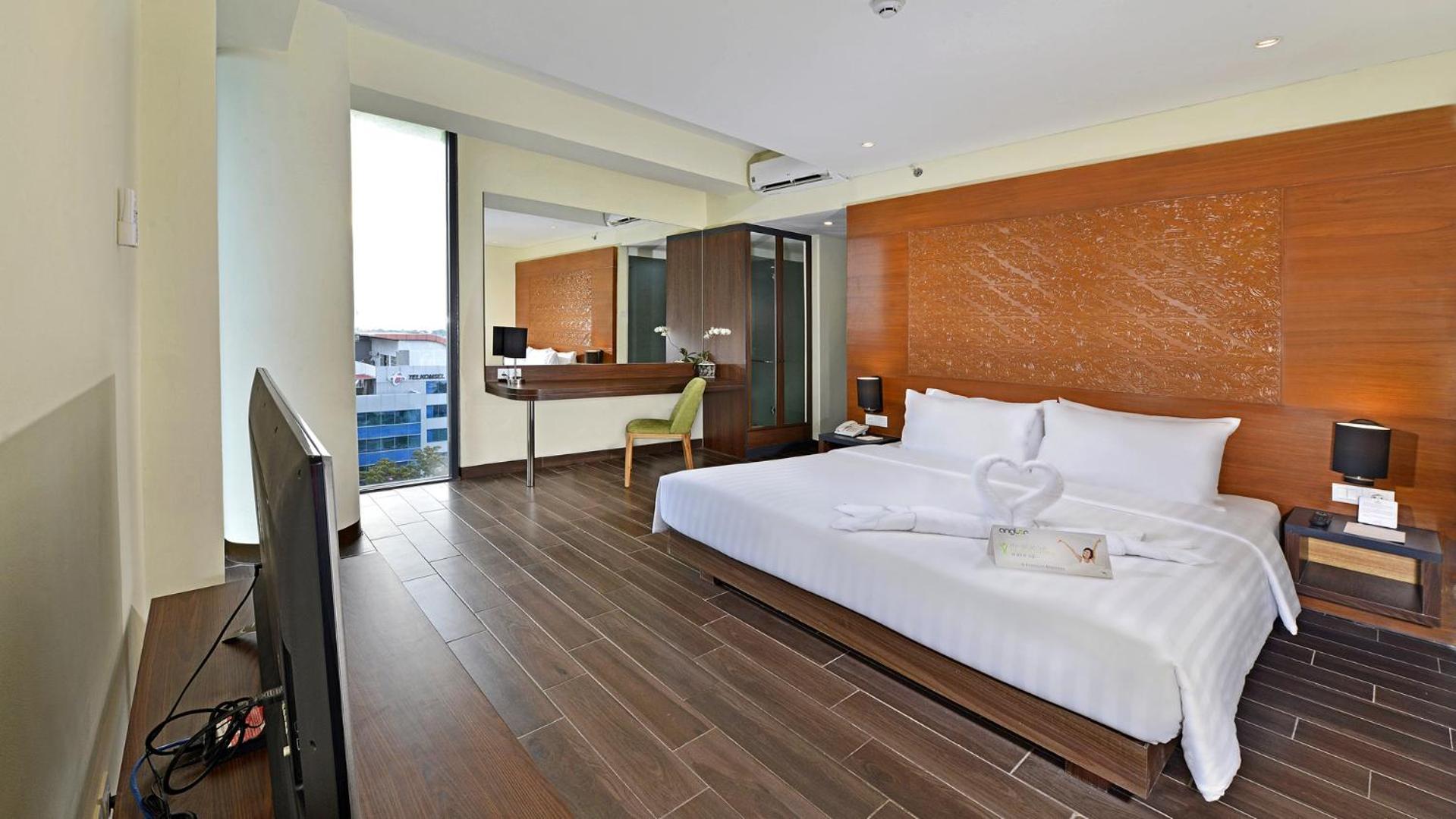 Whiz Prime Hotel Khatib Sulaiman Padang Экстерьер фото