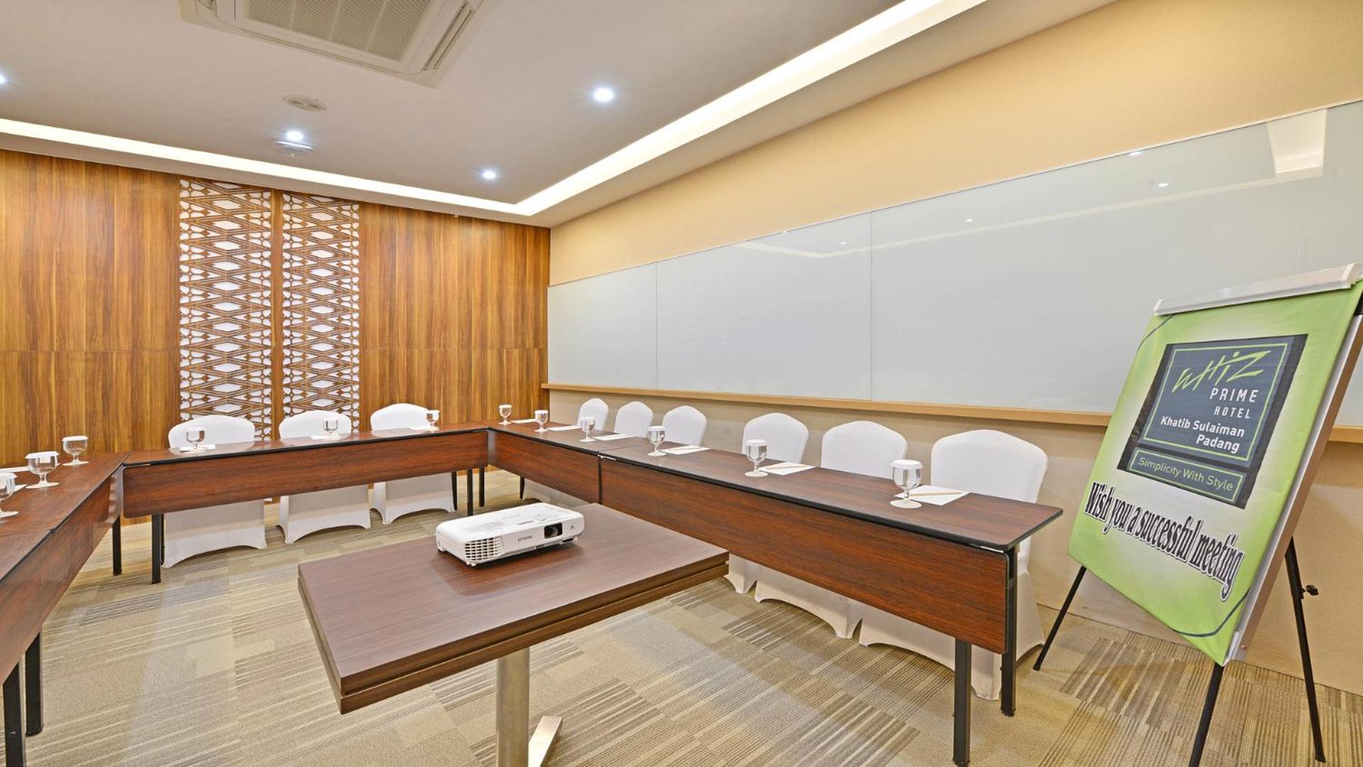 Whiz Prime Hotel Khatib Sulaiman Padang Экстерьер фото