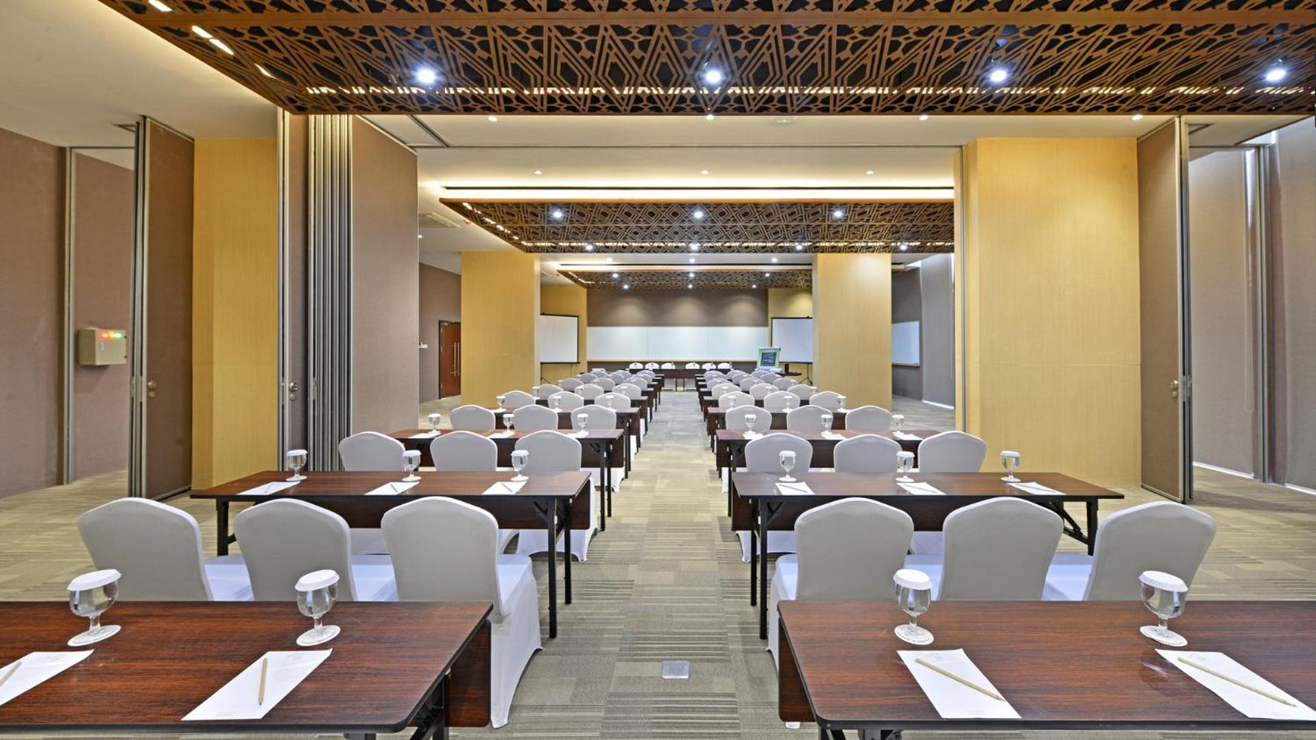 Whiz Prime Hotel Khatib Sulaiman Padang Экстерьер фото