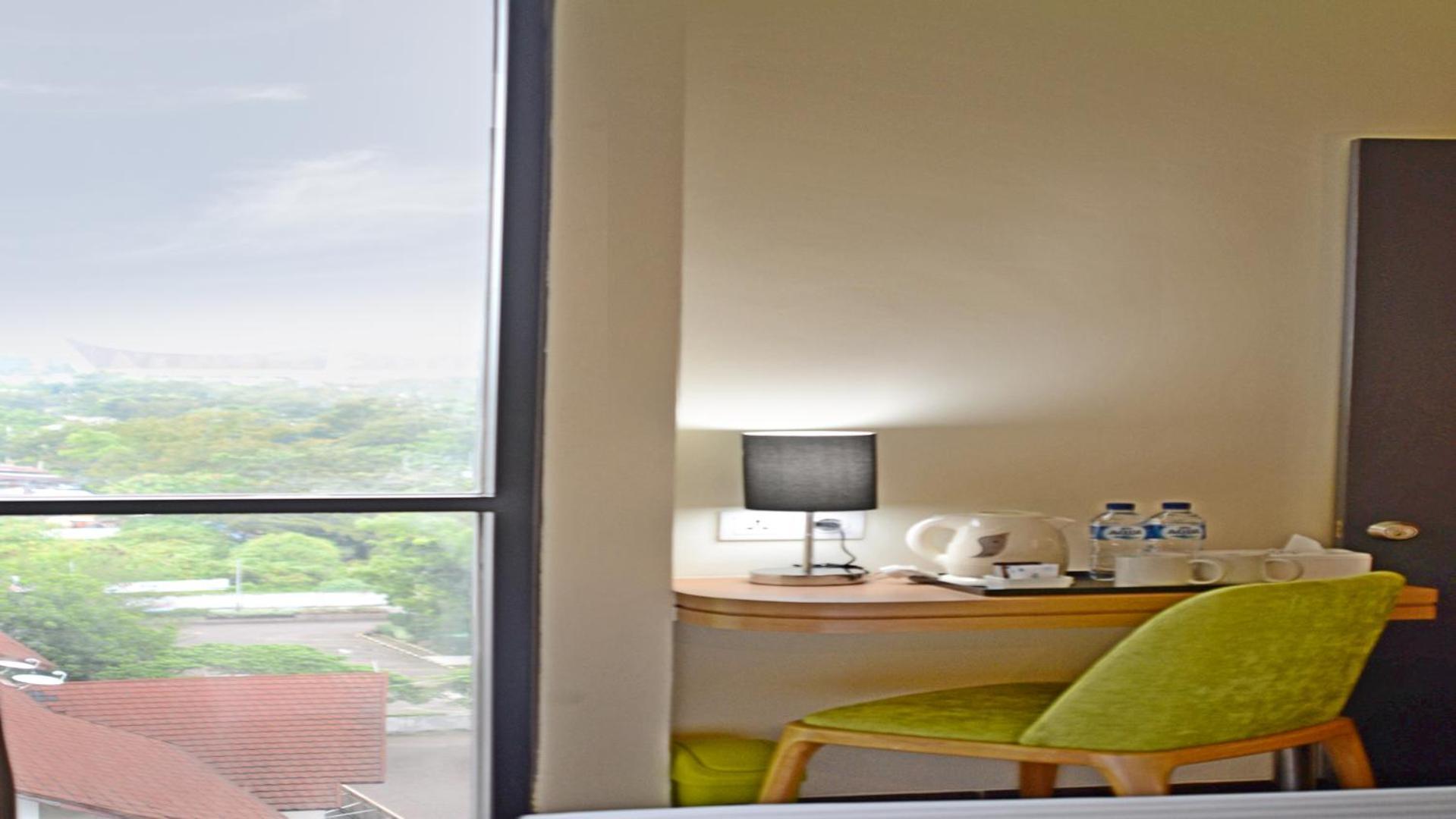Whiz Prime Hotel Khatib Sulaiman Padang Экстерьер фото