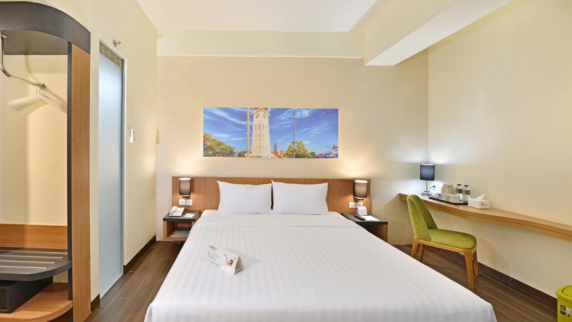 Whiz Prime Hotel Khatib Sulaiman Padang Экстерьер фото