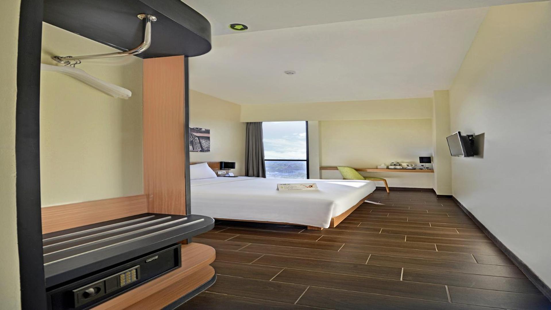 Whiz Prime Hotel Khatib Sulaiman Padang Экстерьер фото