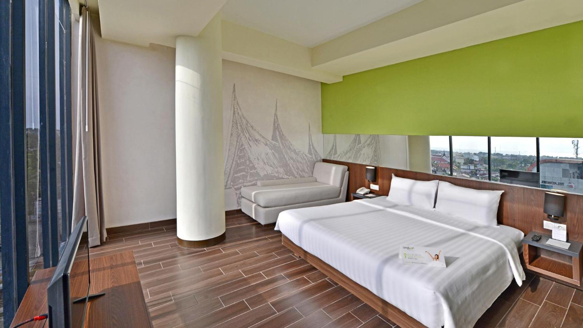 Whiz Prime Hotel Khatib Sulaiman Padang Экстерьер фото