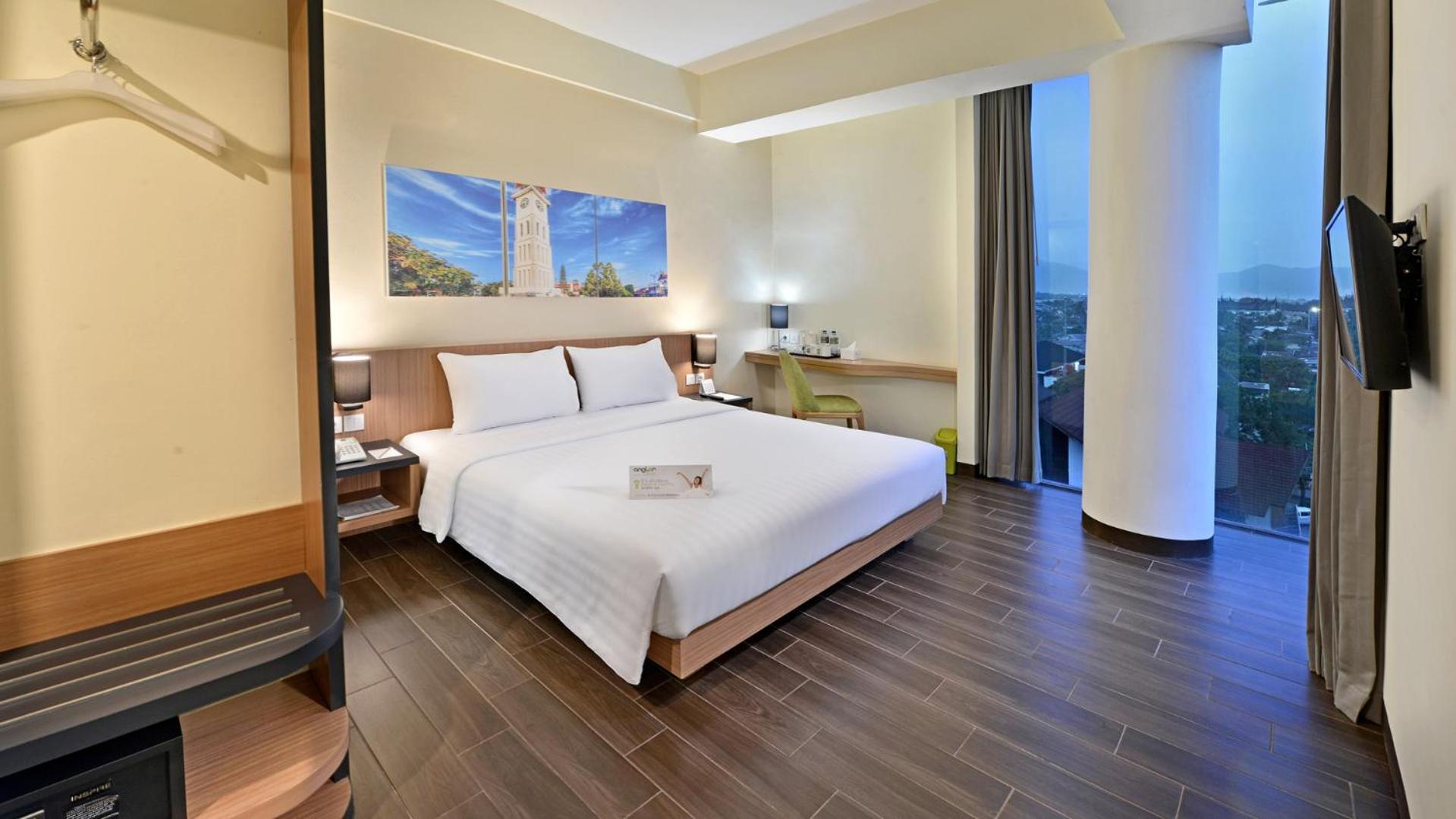Whiz Prime Hotel Khatib Sulaiman Padang Экстерьер фото